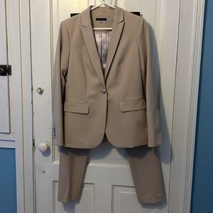 Tommy Hilfiger khaki suit